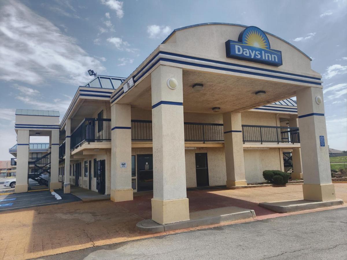 Days Inn Oklahoma City West Экстерьер фото