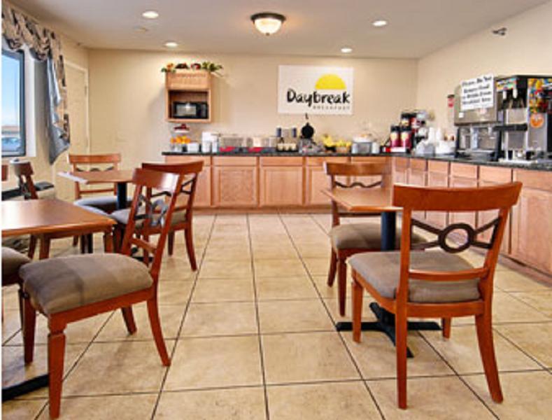 Days Inn Oklahoma City West Ресторан фото